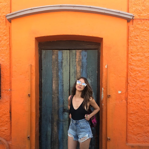 Meet your Posher, Deva - Picture 1 of 2